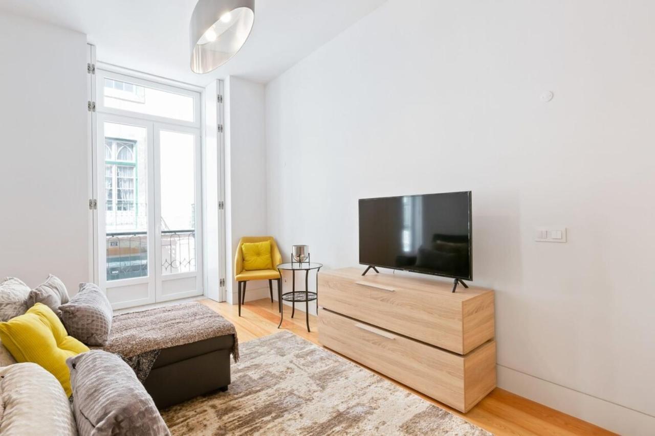 Spacious 1 Bedroom Apartment Near Baixa Лиссабон Экстерьер фото